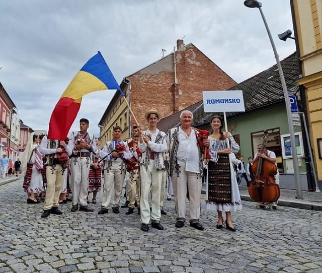 Ansamblul Maria Lătărețu aduce folclorul românesc pe scena internațională