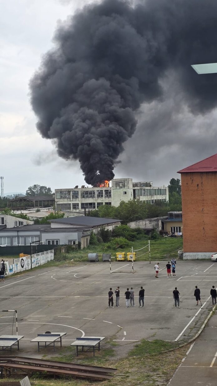 Cauza incendiului din Târgu-Jiu: utilizarea necorespunzătoare a echipamentelor de sudură