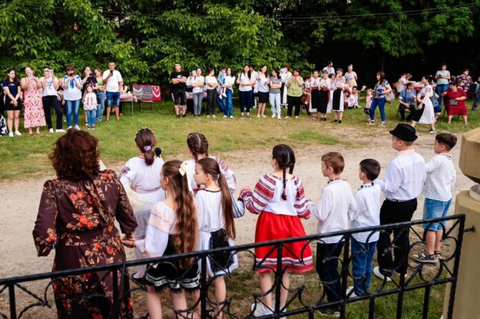 Festivalul „În vale pe Cărtior”: o celebrare a tradițiilor din Oltenia