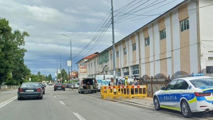 Accident rutier grav în Târgu-Jiu: un tânăr rănit în coliziune cu patru mașini