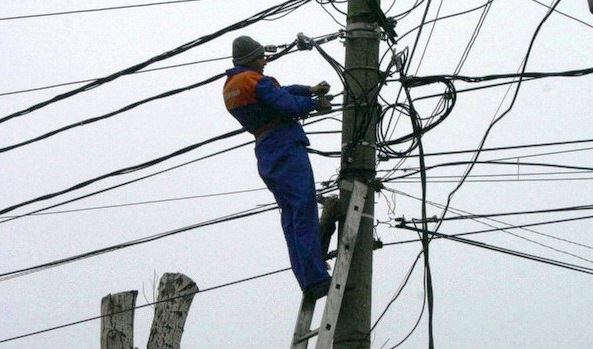 Mii de locuințe din Olt afectate de întreruperi de electricitate săptămâna aceasta