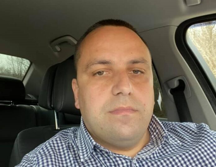 Fostul primar din Albeni obține o întrerupere a pedepsei pentru a-și îngriji copilul