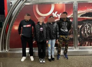 Adolescenți dispăruți, găsiți la o spălătorie din Brașov, unul cu droguri asupra sa