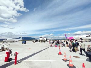 Aeroportul Brașov se confruntă cu un aflux de zboruri în fiecare luni