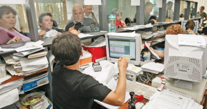 Măsuri severe pentru angajații de la stat: concediu fără plată de o săptămână pe lună