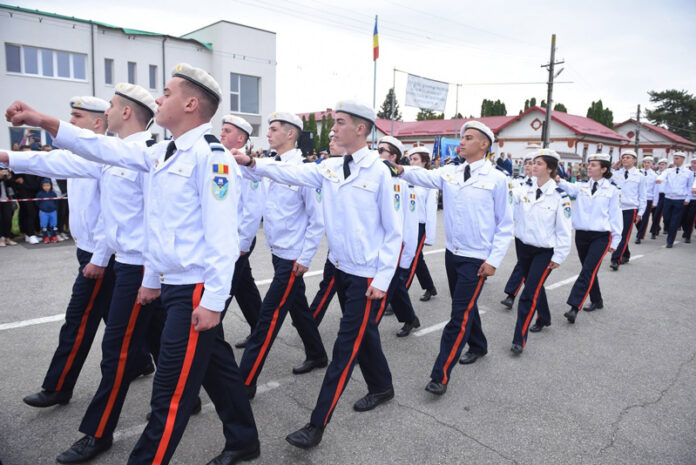 Visul militar devine realitate pentru 11 elevi din Gorj