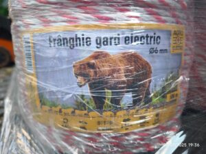 Râșnov introduce garduri electrice pentru a proteja gospodăriile de urși