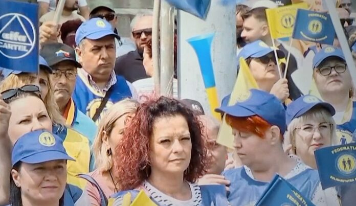 Sindicaliștii protestează la Cotroceni împotriva măsurilor de austeritate