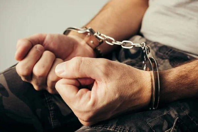 Bărbat reținut pentru încălcarea ordinului de protecție și amenințări