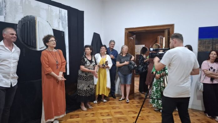 Expoziția SEMNE la Muzeul Național Constantin Brâncuși: o călătorie artistică captivantă