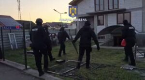 Bărbați arestați preventiv pentru proxenetism în urma unei anchete a poliției din Brașov