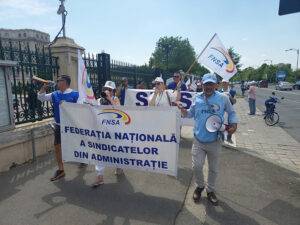 Protestul sindicatelor din București: semnături pentru greva generală