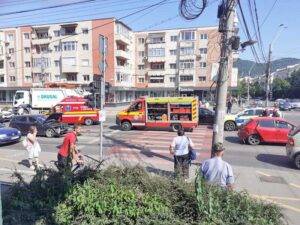 Coliziune în Baia Mare: două persoane rănite în accident