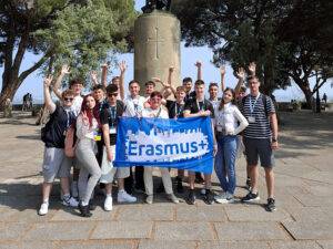 Elevi din România își îmbunătățesc abilitățile în Portugalia prin Erasmus+