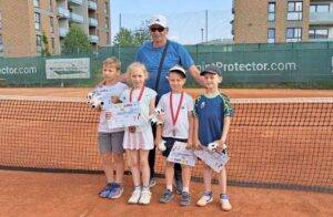 Tinerii tenismeni de la TC STAR Baia Mare câștigă medalii de bronz la Cluj