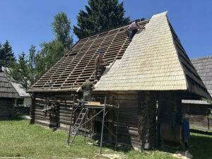 Restaurarea patrimoniului cultural la Muzeul Satului Maramureșean