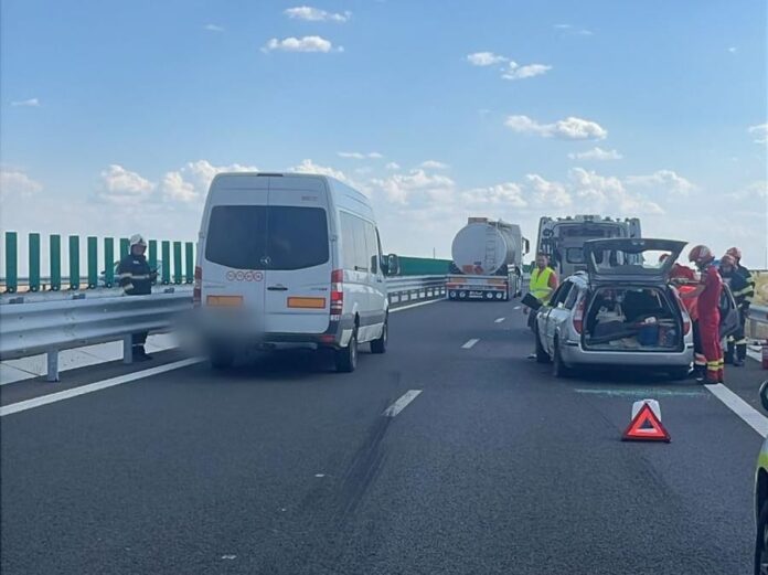 Accident rutier pe Drumul Expres 12: tânăr din Târgu-Cărbunești implicat