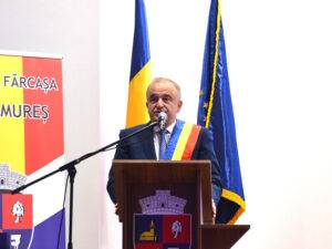 25 de ani de dedicare: Primarul din Fărcașa își lansează cartea de amintiri