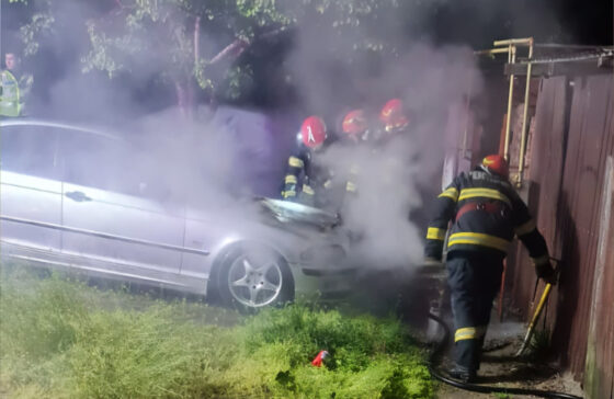 Incendiu la un autoturism pe strada Unirii din Giurgiu