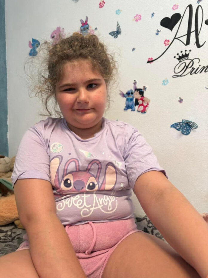 Alina, fetița de 10 ani din Ionești, are nevoie de ajutorul comunității pentru a înfrunta o boală gravă