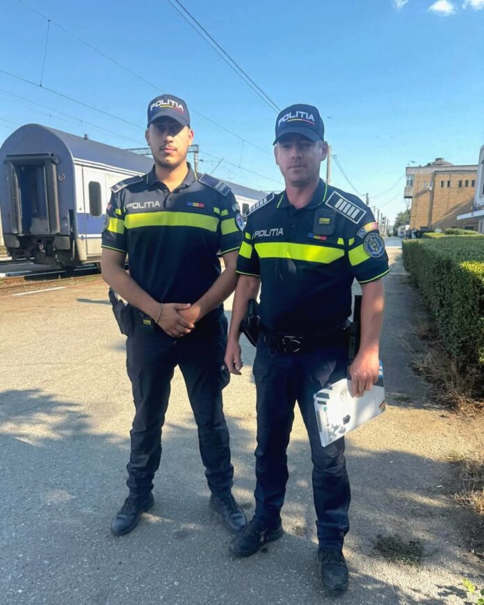 Un gest admirabil: polițiști din Târgu-Jiu salvează un bătrân rănit într-un tren