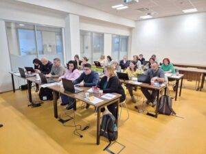 Proiectele Erasmus aduc 139 de profesori din Maramureș învățare internațională