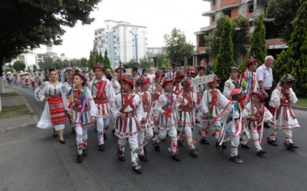 Slatina găzduiește cea de-a 25-a ediție a concursului național "Călușul Românesc"