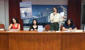 O absolventă din Baia Mare își lansează primul volum de poezii ca dar de absolvire