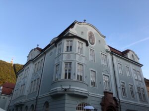 Expoziție inedită: pictura prin ochii tinerilor artiști din Brașov