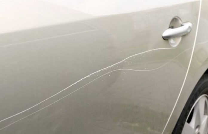 Doi copii din Târgu-Jiu, implicați într-un incident de vandalism auto