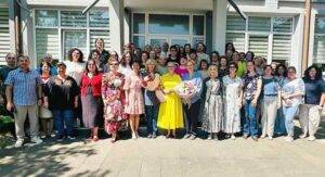 Două profesoare din Baia Mare își încheie carierele cu emoții și recunoștință