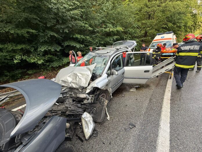 Accident pe Defileul Jiului: șapte persoane rănite în coliziune