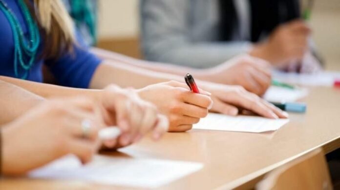 Evaluarea Națională: prima probă a fost accesibilă, 64 de absenți în Gorj