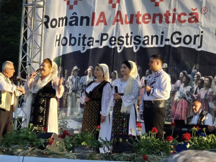 Festivalul RomânIA Autentică: O celebrare a tradițiilor la Hobița