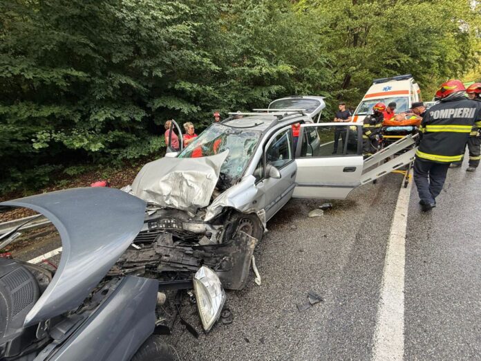 Accident grav în Defileul Jiului: șapte răniți după o coliziune între autoturisme