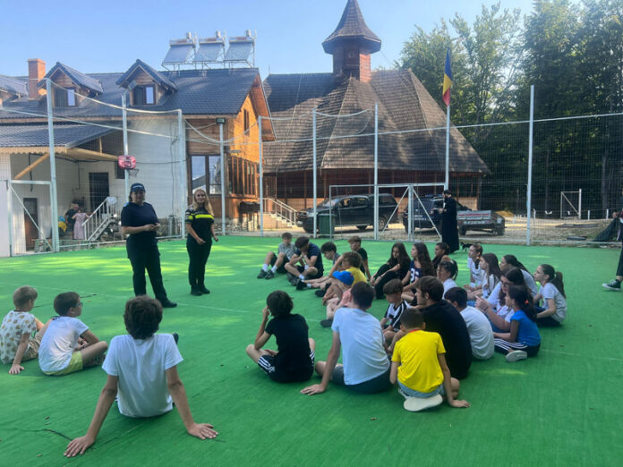 Activități educative pentru tineri în taberele din Gorj