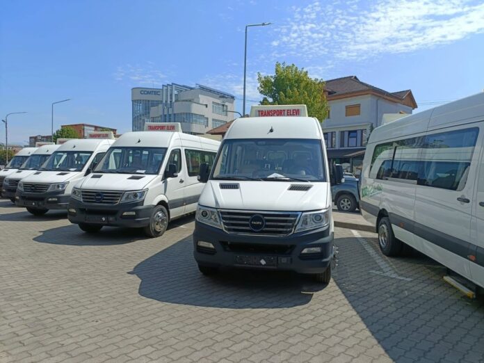Gorjul investește în microbuze electrice pentru elevi: un pas spre un transport ecologic