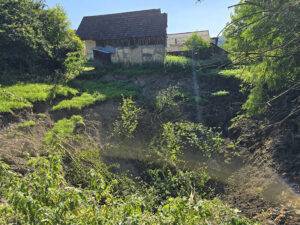Evacuări preventive în Coștiui din cauza unei prăbușiri geotehnice