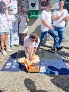Cursuri săptămânale de salvare a vieților în Baia Mare: Învață să folosești defibrilatoarele AED
