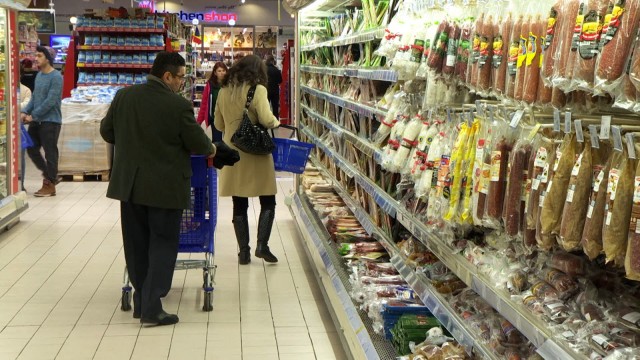 Ce alimente se vor scumpi din iulie 2025 și cum ne vor afecta bugetul