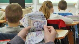 Reforma sistemului de burse pentru elevi: doar două categorii rămân