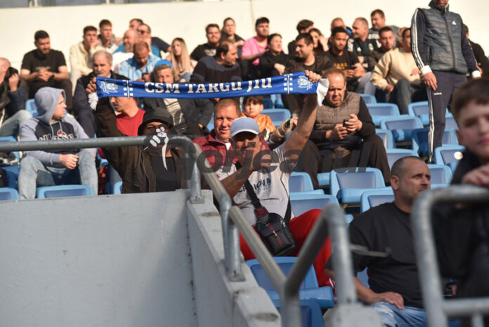 Stadionul din Târgu Jiu se pregătește pentru meciul decisiv cu CSM Lugoj