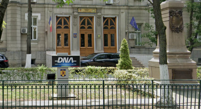 Corupție în rândul funcționarilor de mediu: 26 de persoane trimise în judecată