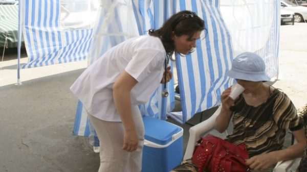 Cum să te protejezi de caniculă: sfaturile experților în sănătate