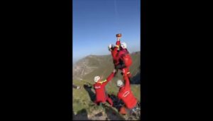 Elicopter SMURD în acțiune: salvarea unei turiste rănite în Bucegi