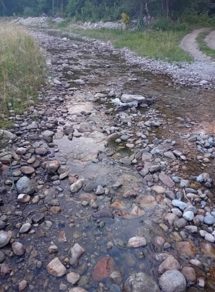 Bumbești Pițic se confruntă cu lipsa apei potabile: autoritățile intervin