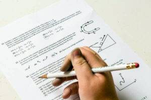 Evaluarea Națională 2025: Absențe semnificative la proba de matematică în Maramureș