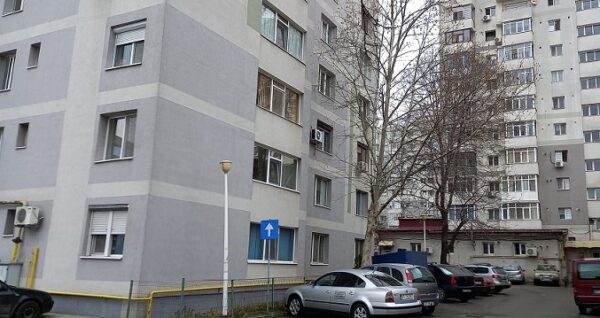 Reguli clare pentru proprietarii de apartamente: cine plătește reparațiile acoperișului