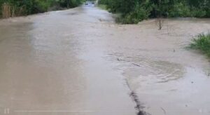 DN 13C închis pe o porțiune din județul Harghita din cauza inundațiilor