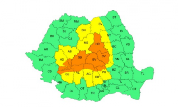 Vreme severă în Gorj: Avertizări de ploi torențiale și scădere a temperaturilor
